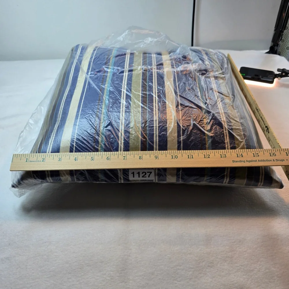 Pier 1 Floral Medallion Botanical Reversible Pillow Striped Accent Throw 17x17‎